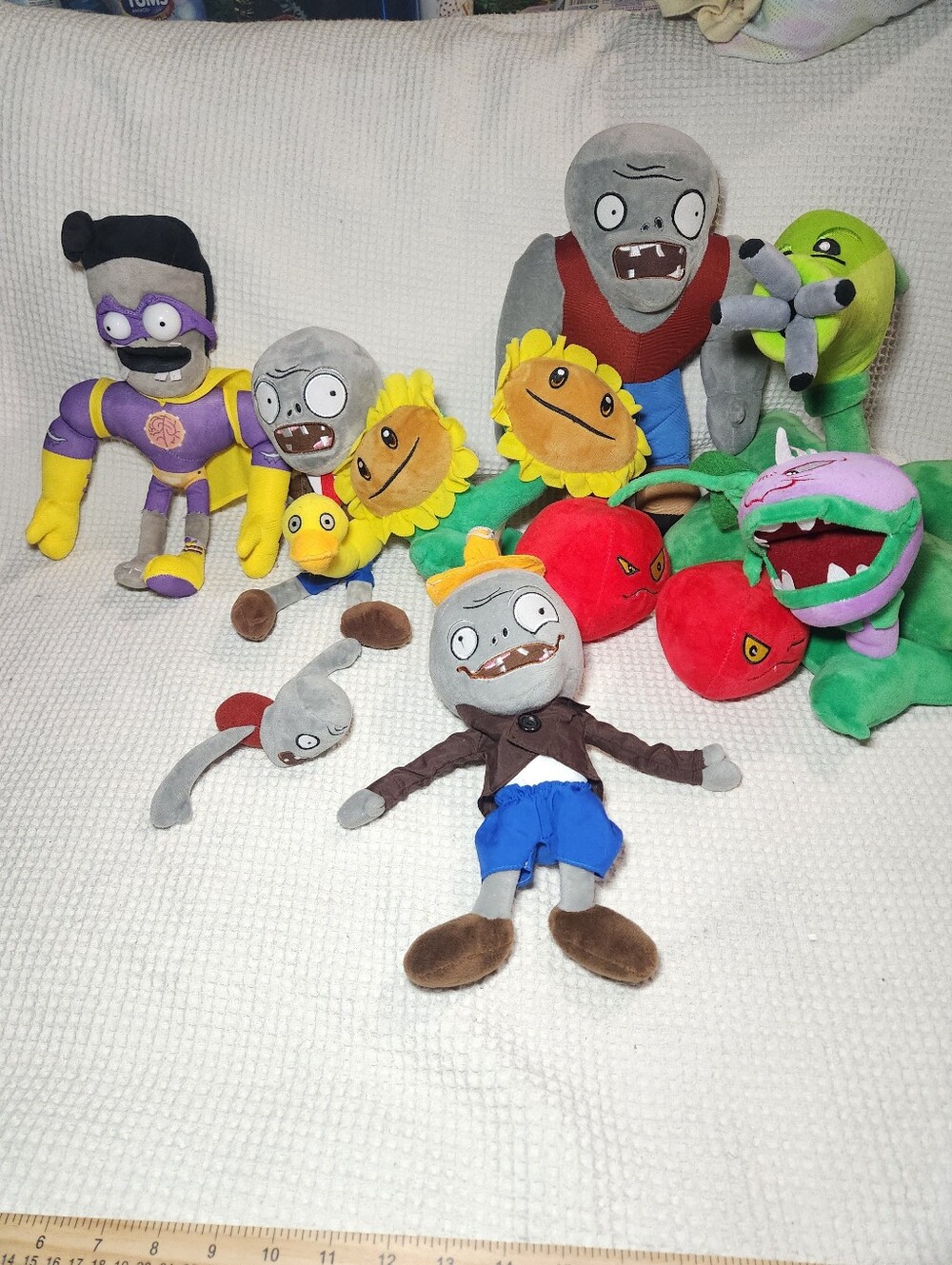 Plants vs. Zombies Plush Toys 10 Piece Lot Minor Flaws
